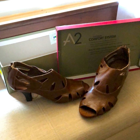 AEROSOLES Shoes - Aerosoles ladies Comfort Brown Open Toe Shoes size  6.5